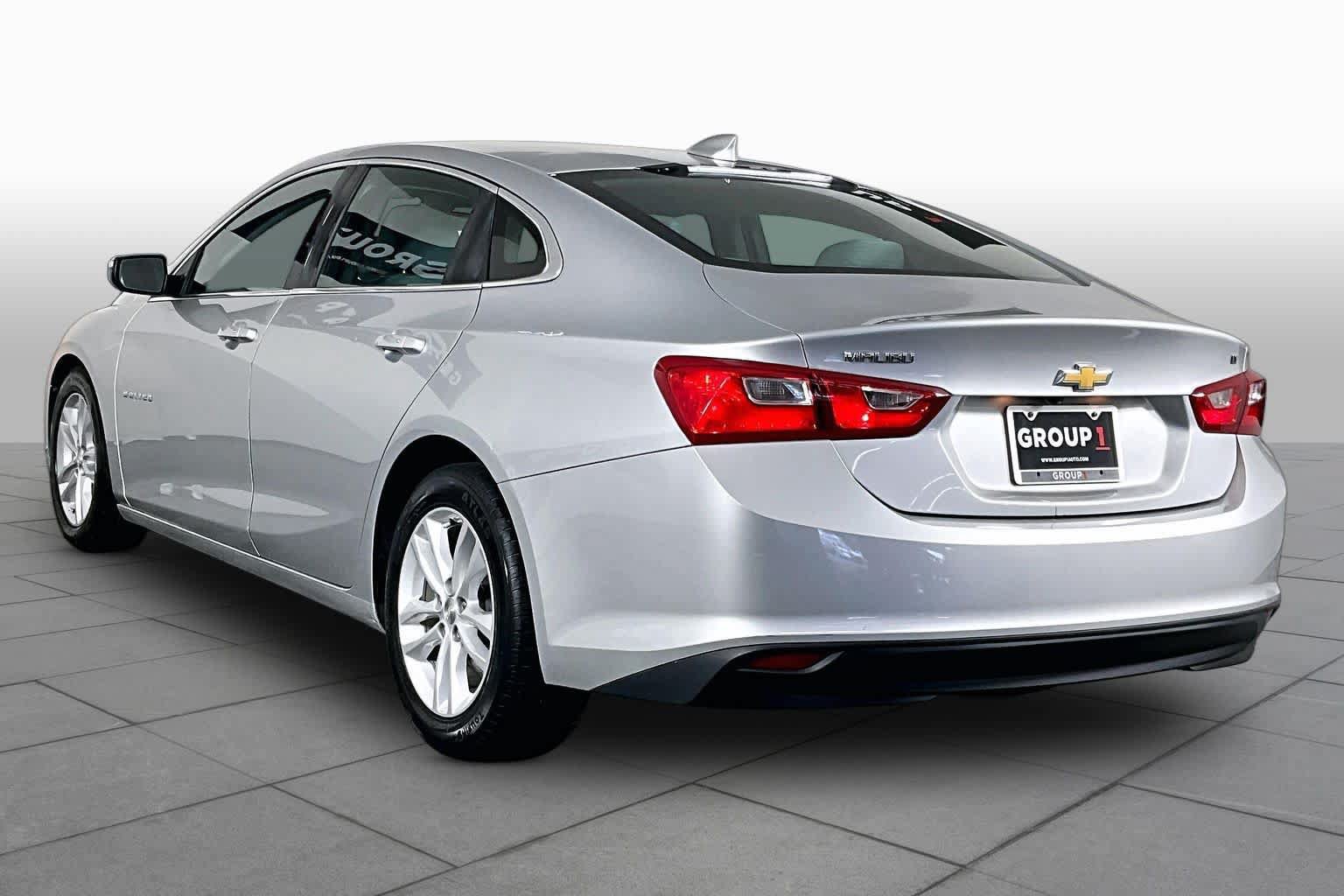 Used 2016 Chevrolet Malibu LT FWD image 11