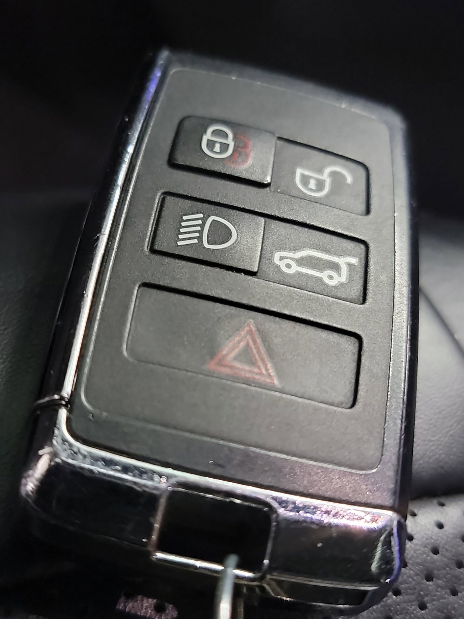 Used 2021 Land Rover Range Rover Sport HST image 32