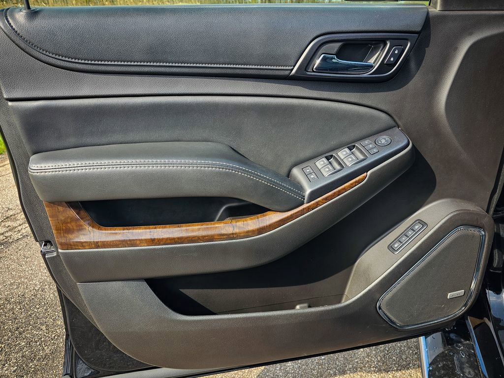 Used 2017 Chevrolet Tahoe LT w/ LT Signature Package AWD/4WD image 9