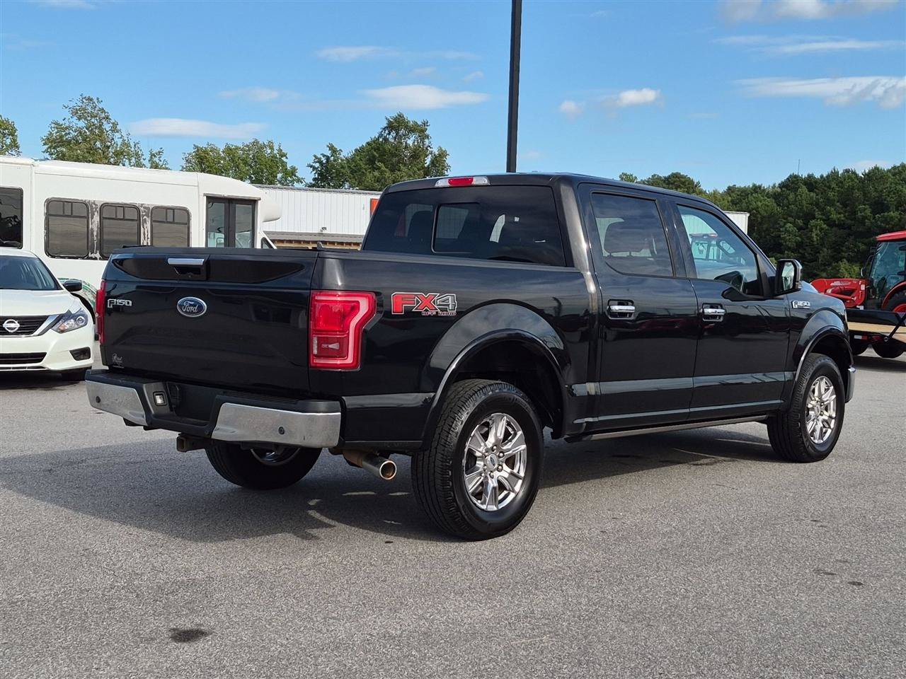 Used 2017 Ford F150 Lariat w/ Equipment Group 502A Luxury AWD/4WD image 3