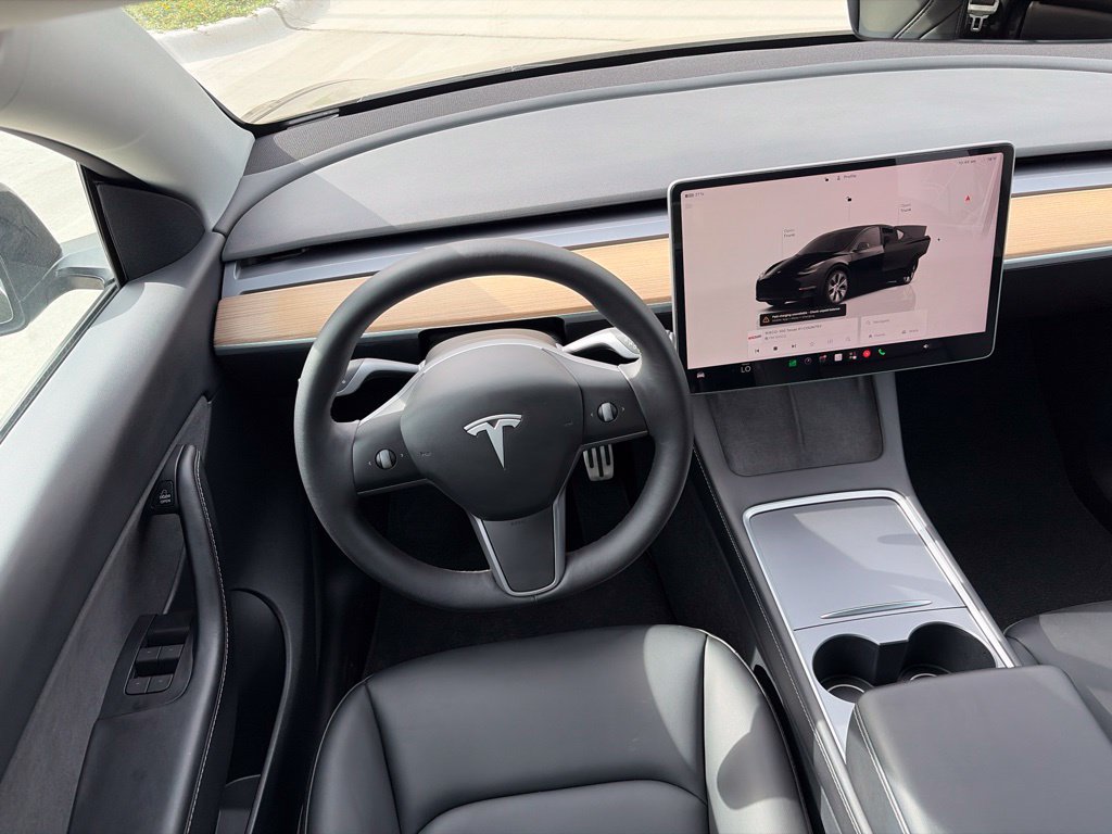 Used 2022 Tesla Model Y Long Range AWD/4WD image 25