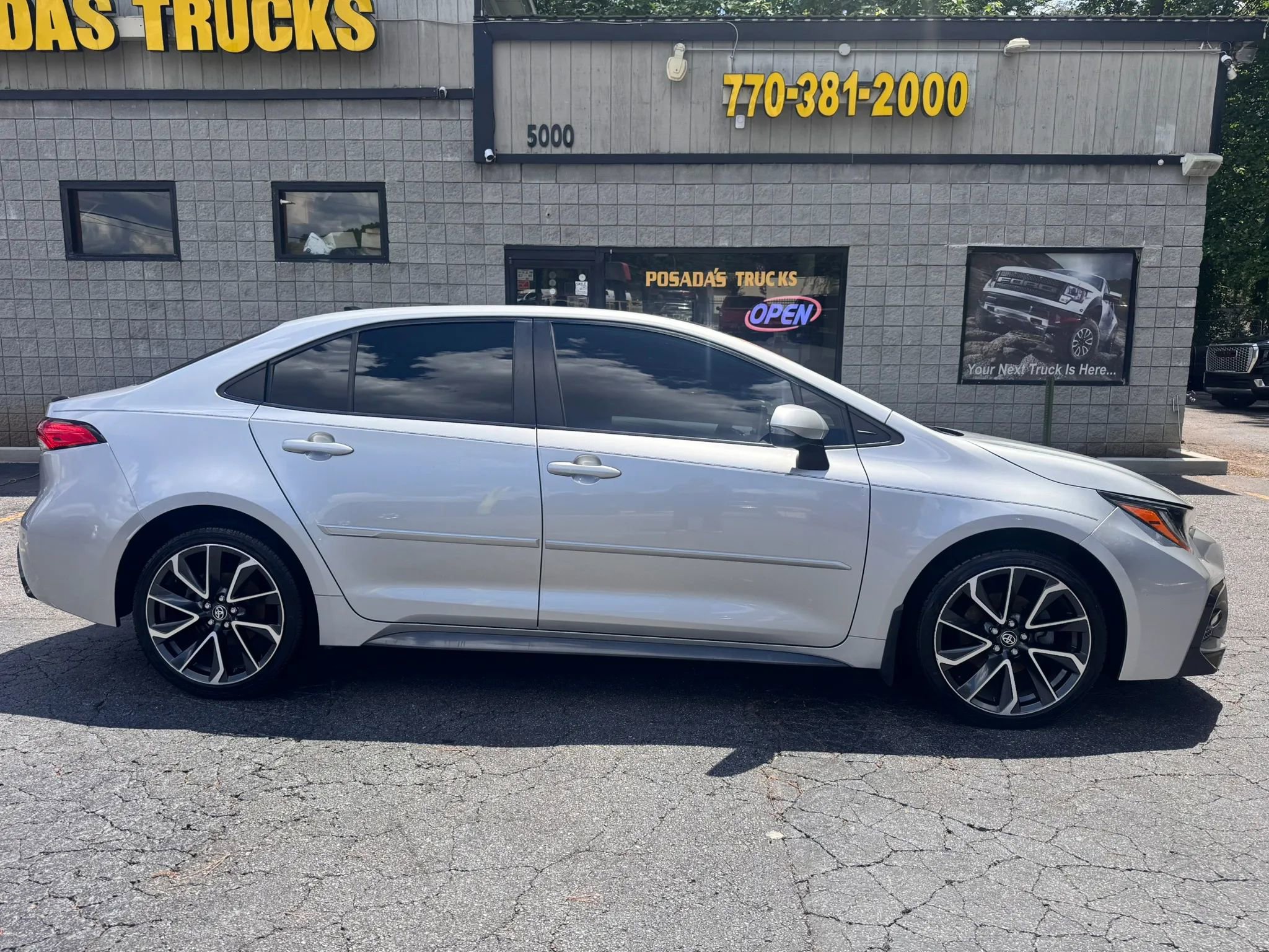 Used 2020 Toyota Corolla SE FWD image 8