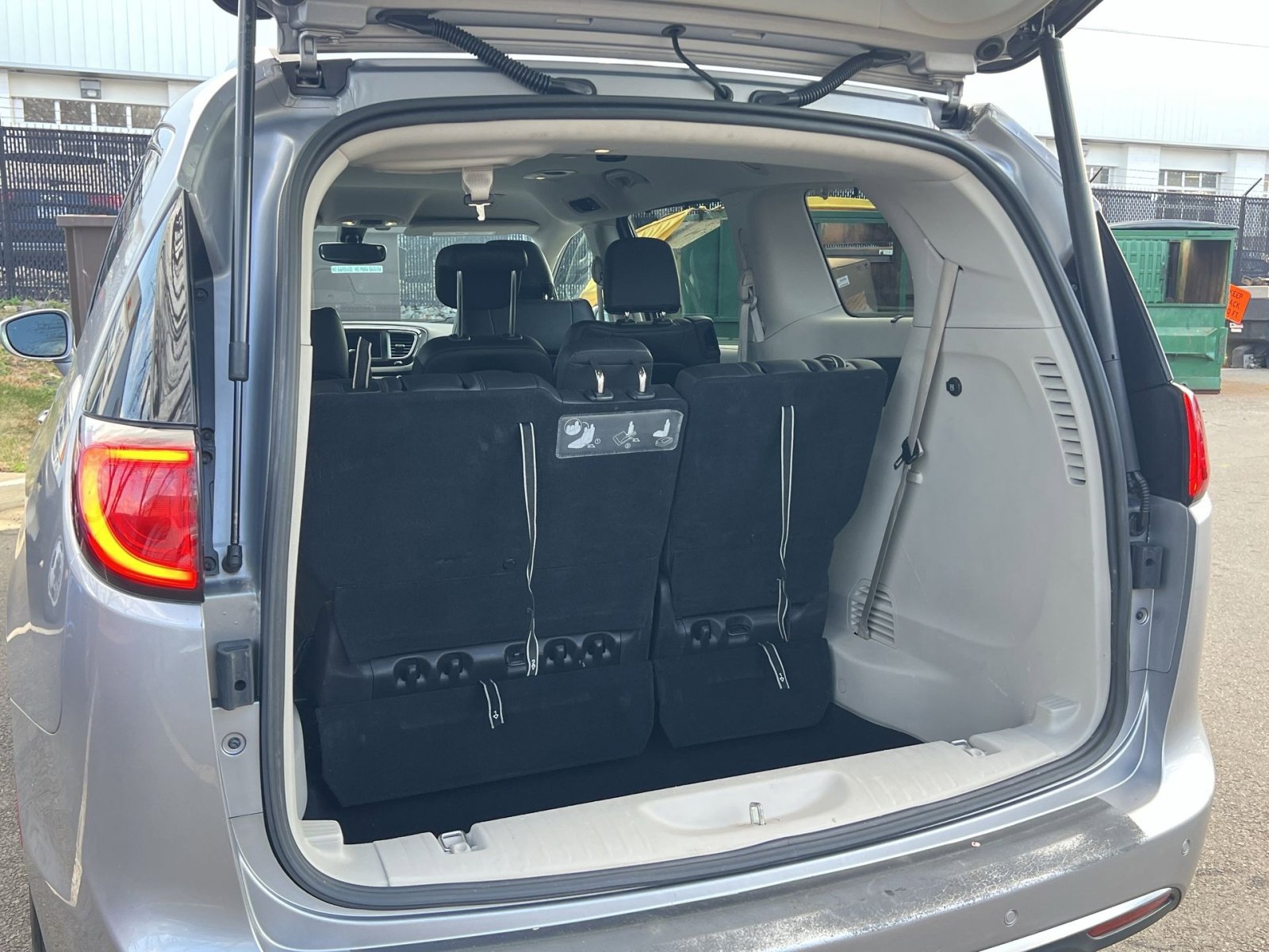 Used 2020 Chrysler Pacifica Touring-L image 24