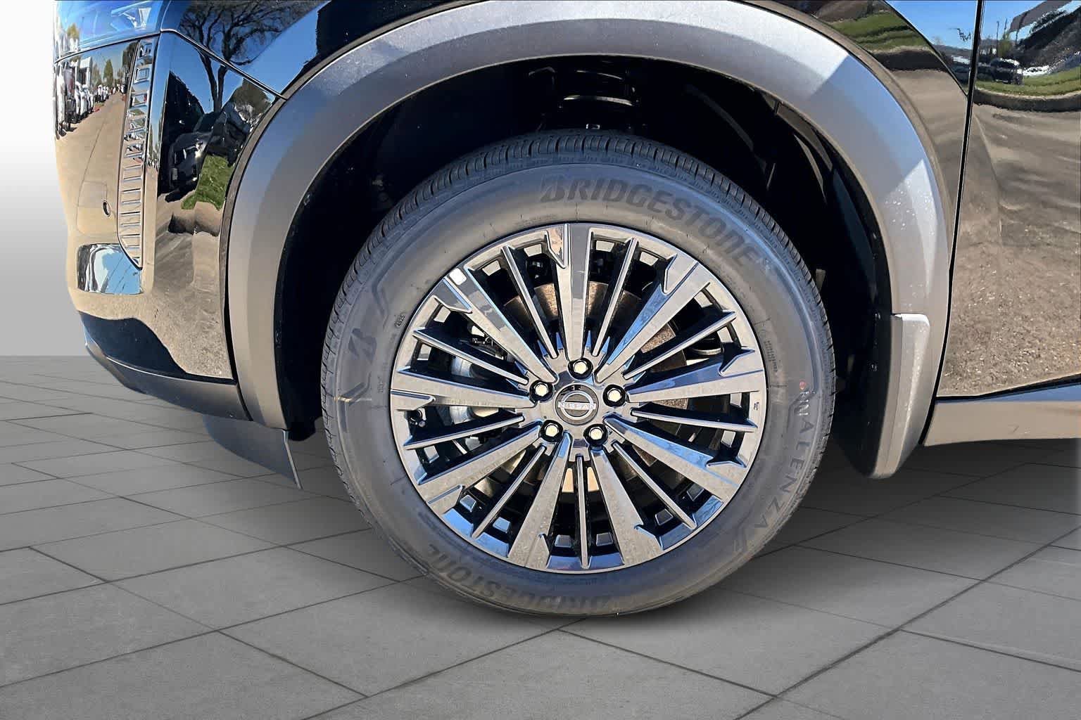 New 2026 Nissan Pathfinder SL w/ SL Premium Package FWD image 9