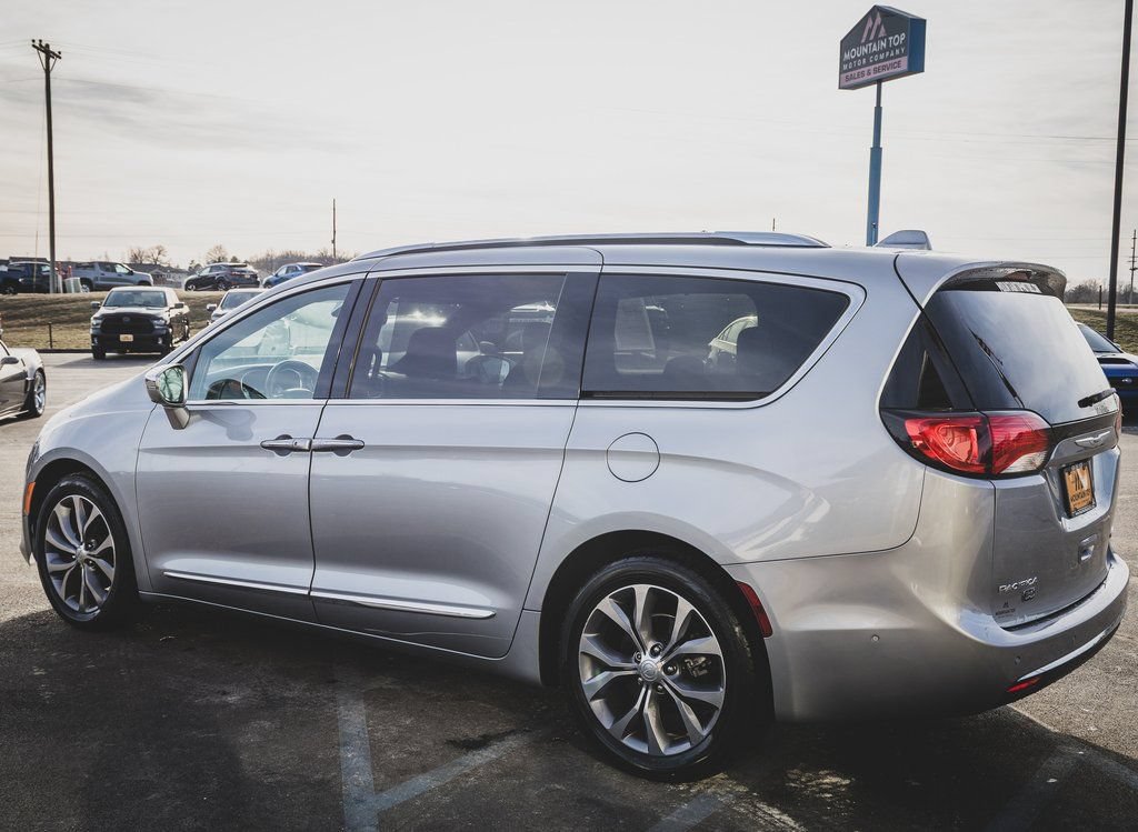 Used 2020 Chrysler Pacifica Limited FWD image 24