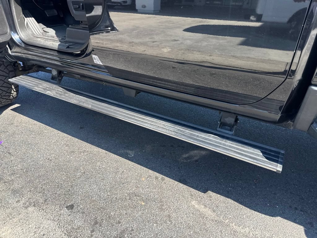 Certified 2022 GMC Sierra 2500 Denali w/ Denali Black Diamond Edition AWD/4WD image 24