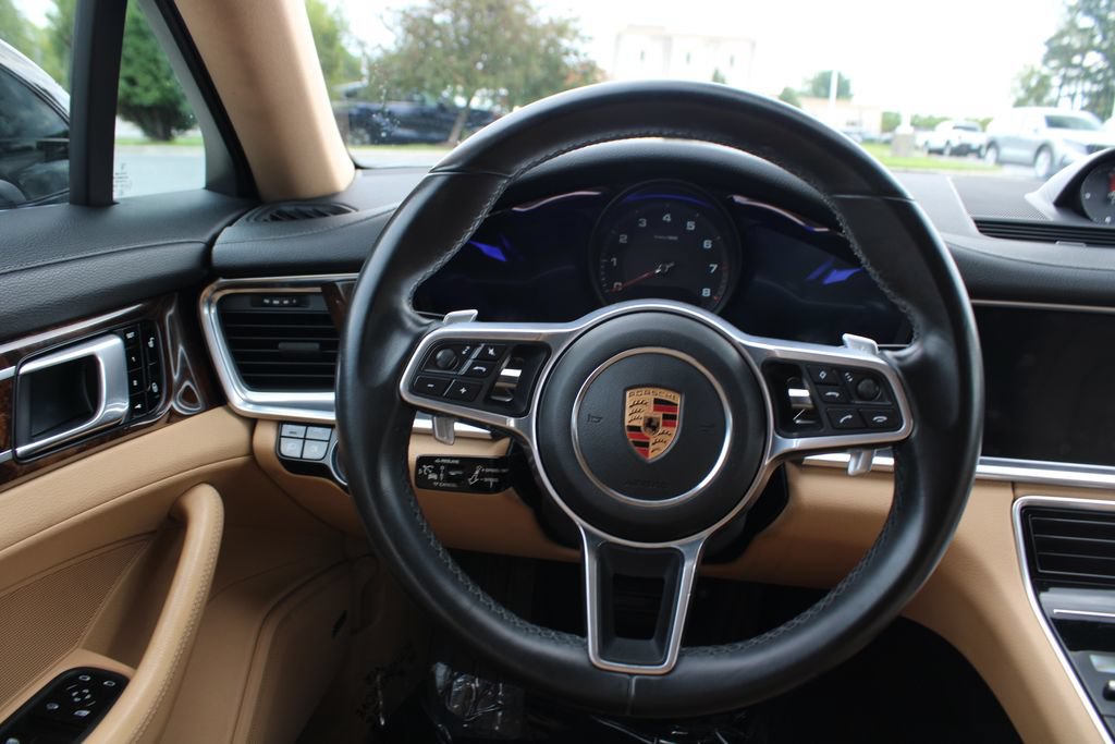 Used 2018 Porsche Panamera 4 AWD/4WD image 17