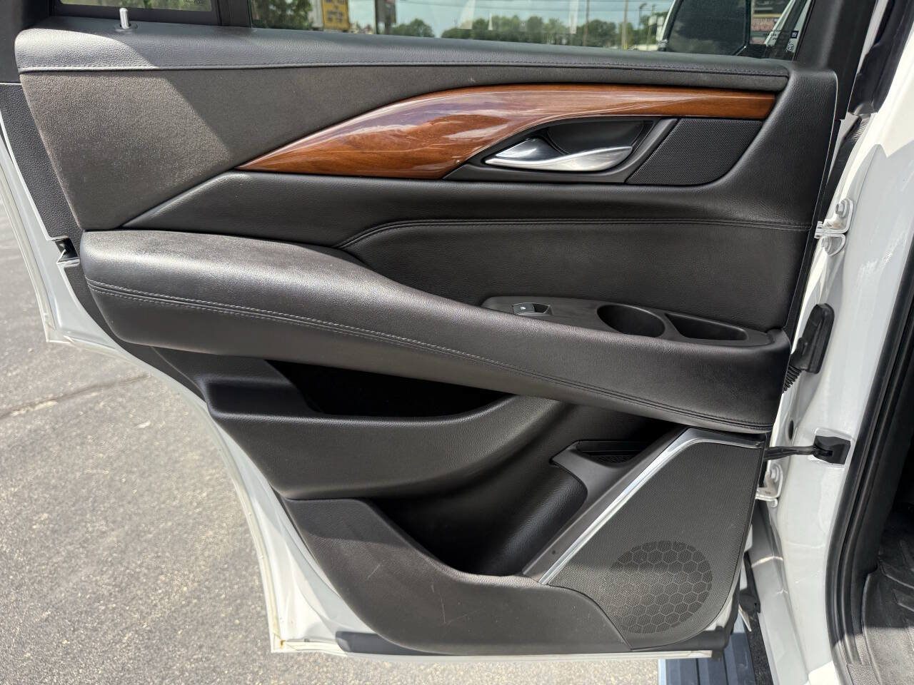 Used 2016 Cadillac Escalade Premium AWD/4WD image 19