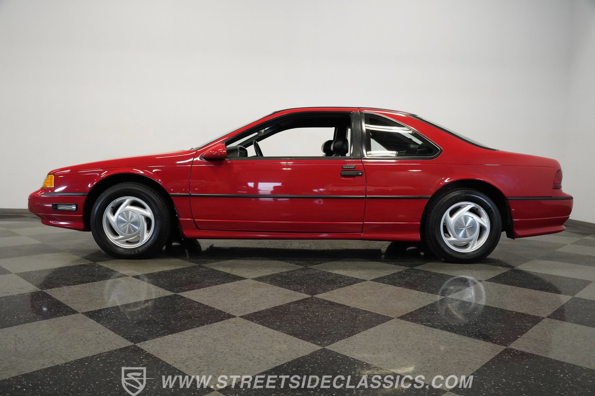 Used 1992 Ford Thunderbird Super image 2