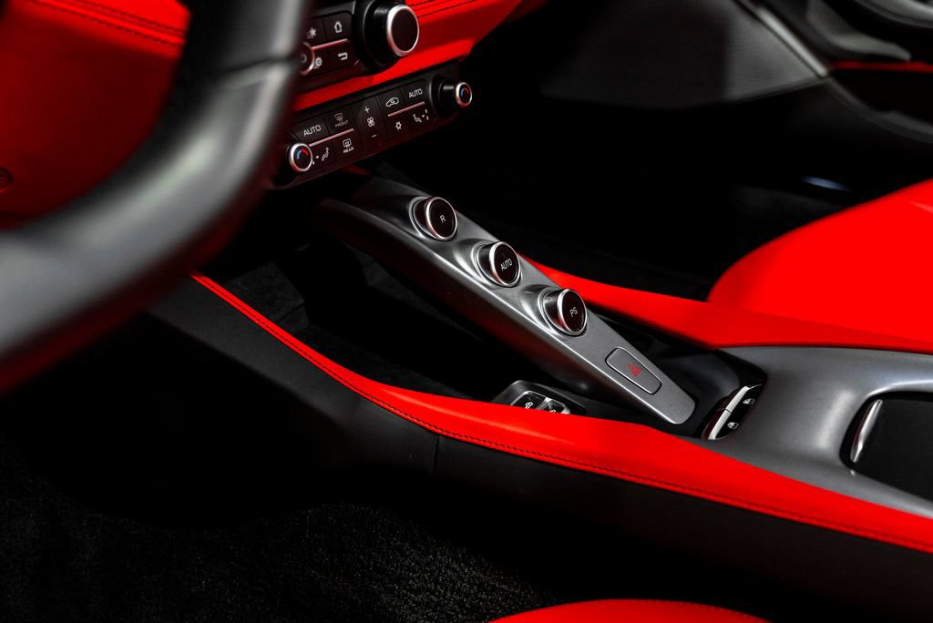 Used 2020 Ferrari Portofino RWD image 56