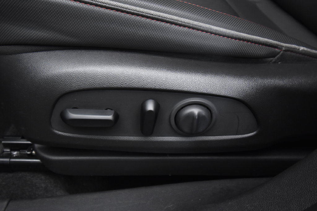 Used 2021 Chevrolet TrailBlazer RS w/ Technology Package FWD image 19