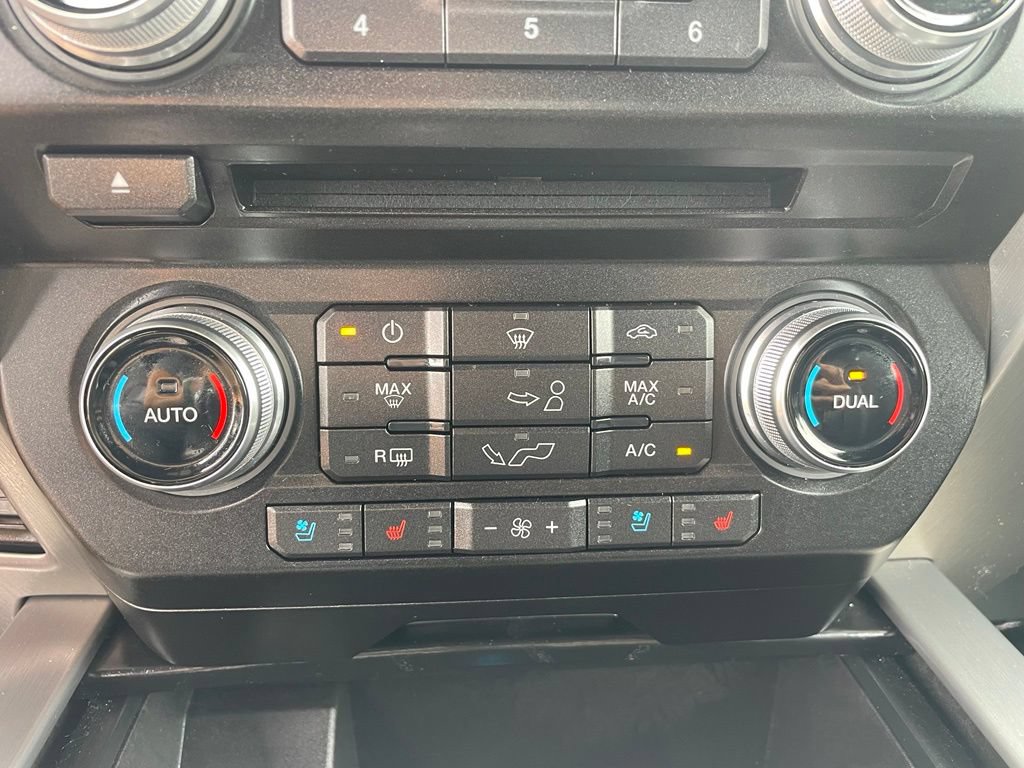 Used 2018 Ford F150 Platinum w/ Equipment Group 701A Luxury AWD/4WD image 28