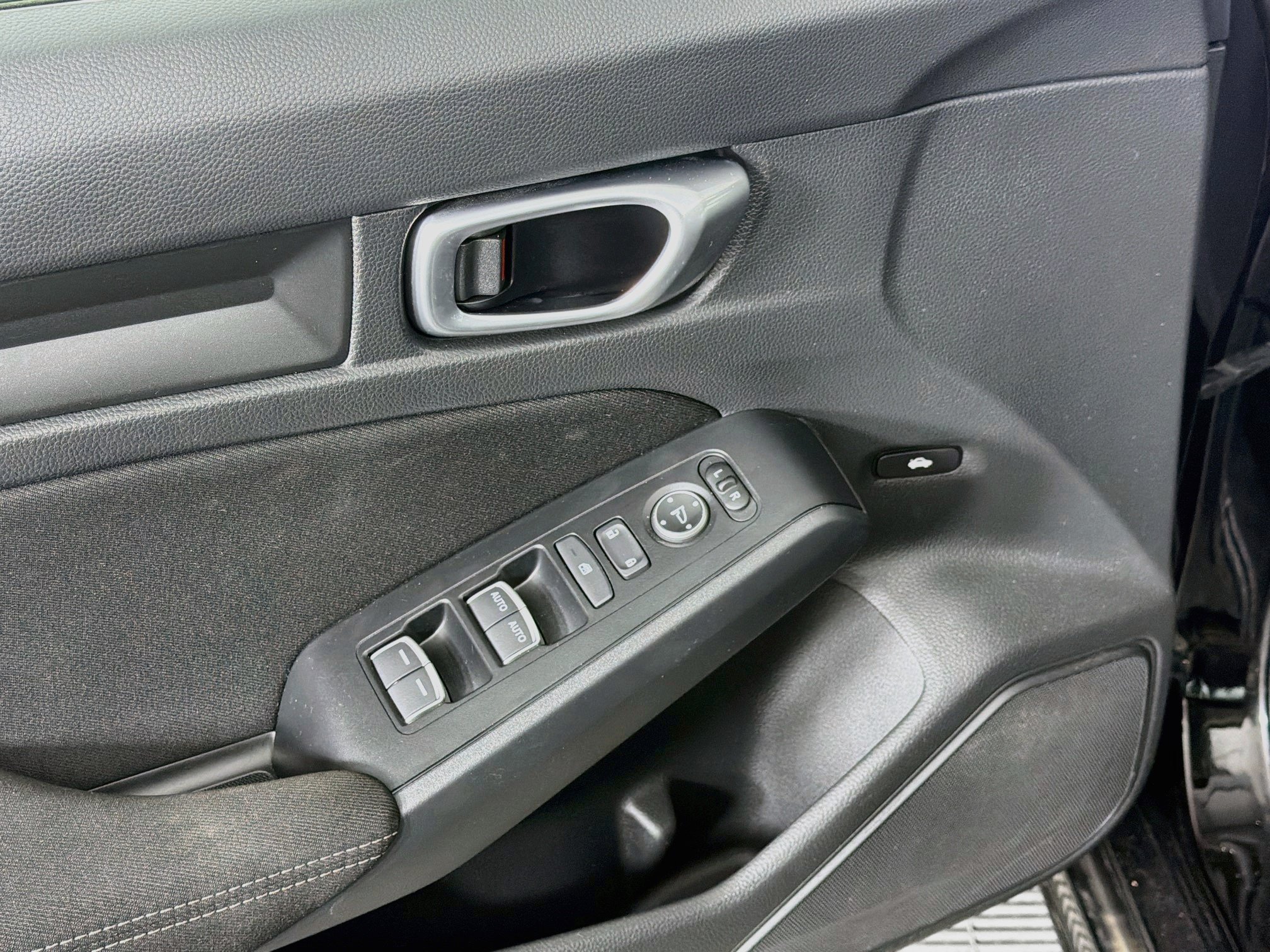 Used 2023 Honda Civic LX image 15