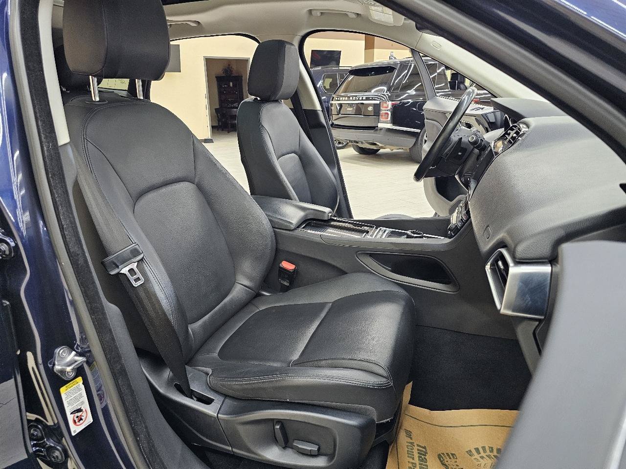 Used 2018 Jaguar F-PACE Premium AWD/4WD image 21