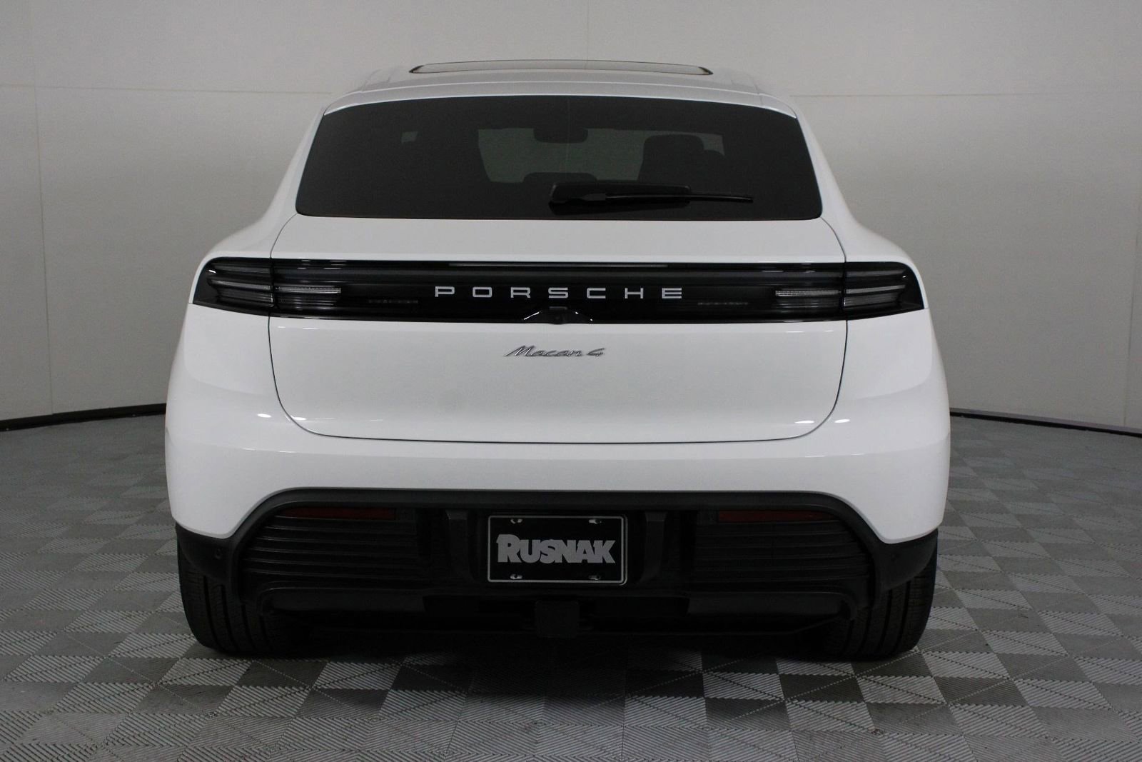 Certified 2024 Porsche Macan 4 Electric image 6