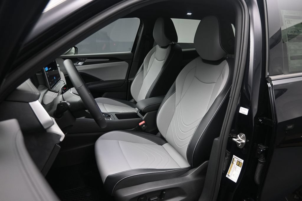New 2026 Volkswagen Tiguan SE R-Line FWD image 15