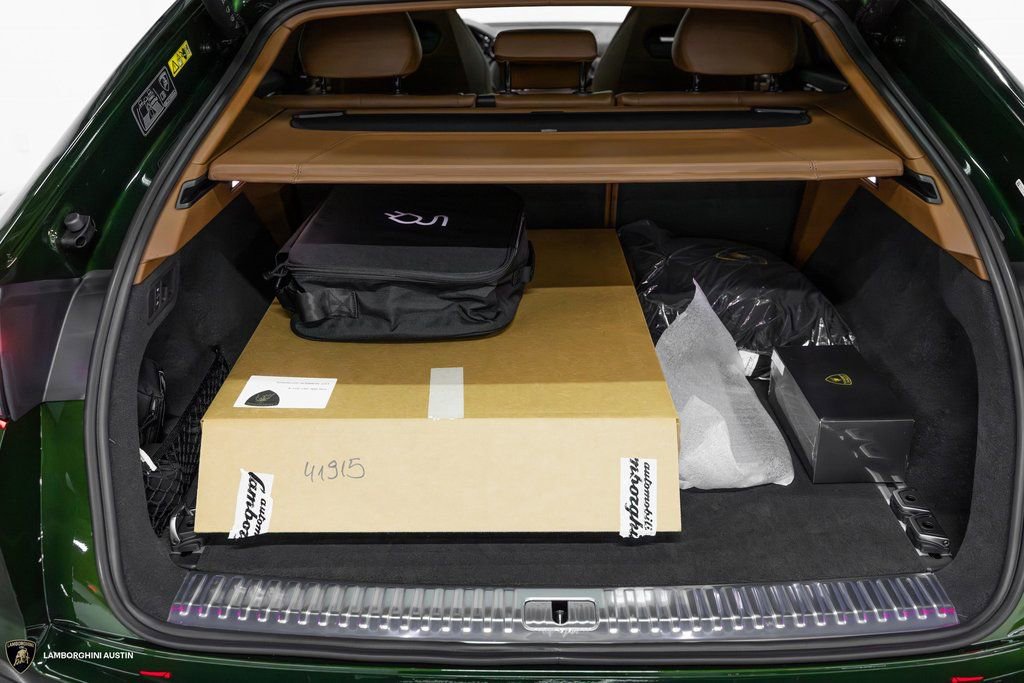 New 2025 Lamborghini Urus SE image 13