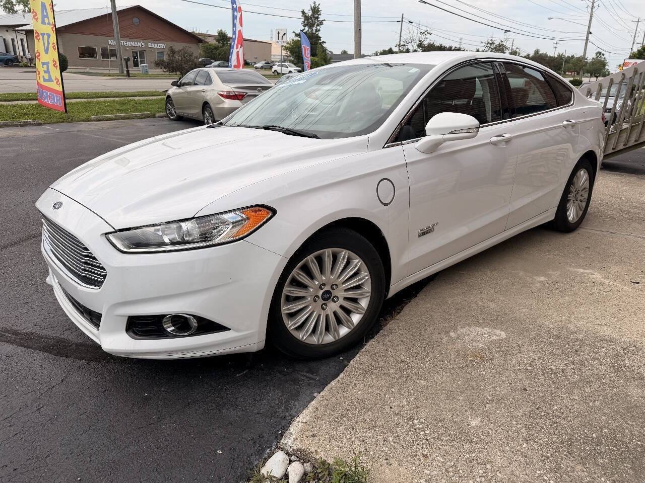 Used 2014 Ford Fusion Energi SE w/ Driver Assist Package FWD image 4