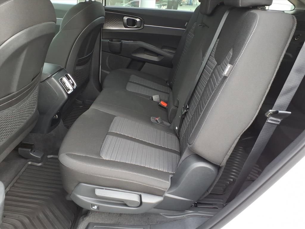 New 2026 Kia Sorento LX FWD image 9