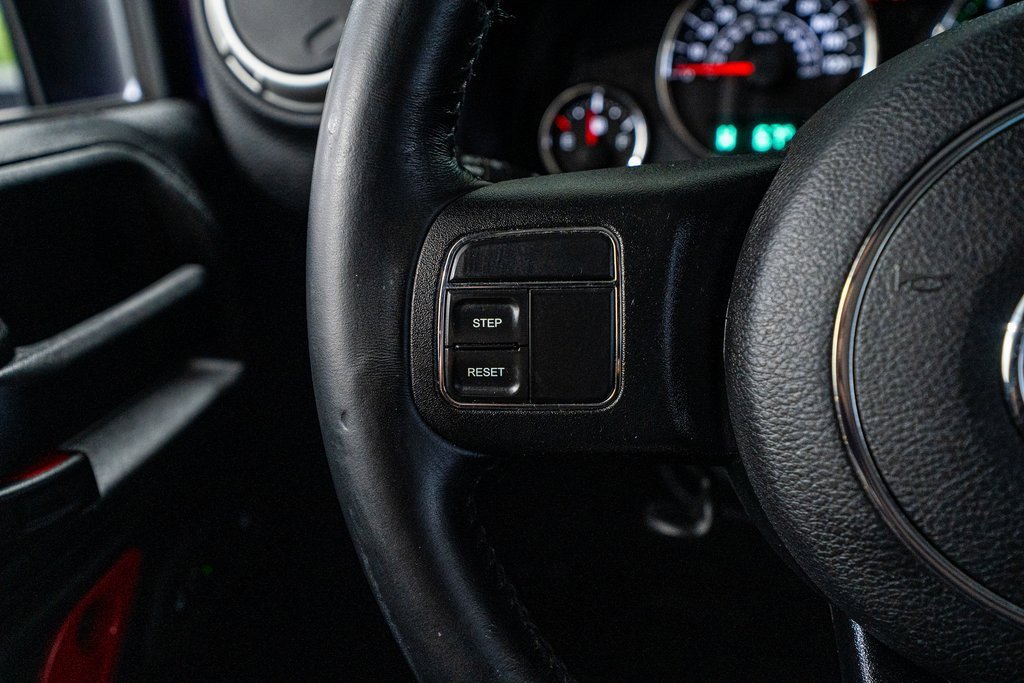 Used 2018 Jeep Wrangler Unlimited Sahara image 39