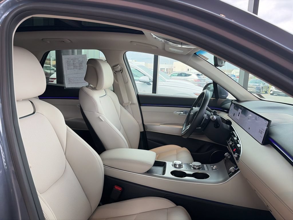 Certified 2026 Genesis GV70 2.5T Select AWD/4WD image 9