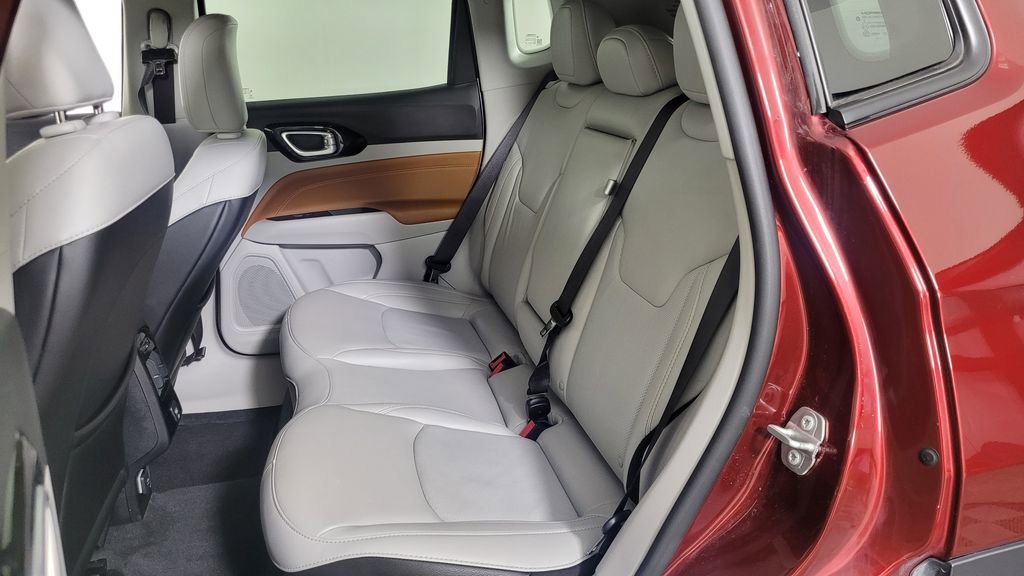 Used 2022 Jeep Compass Limited image 29