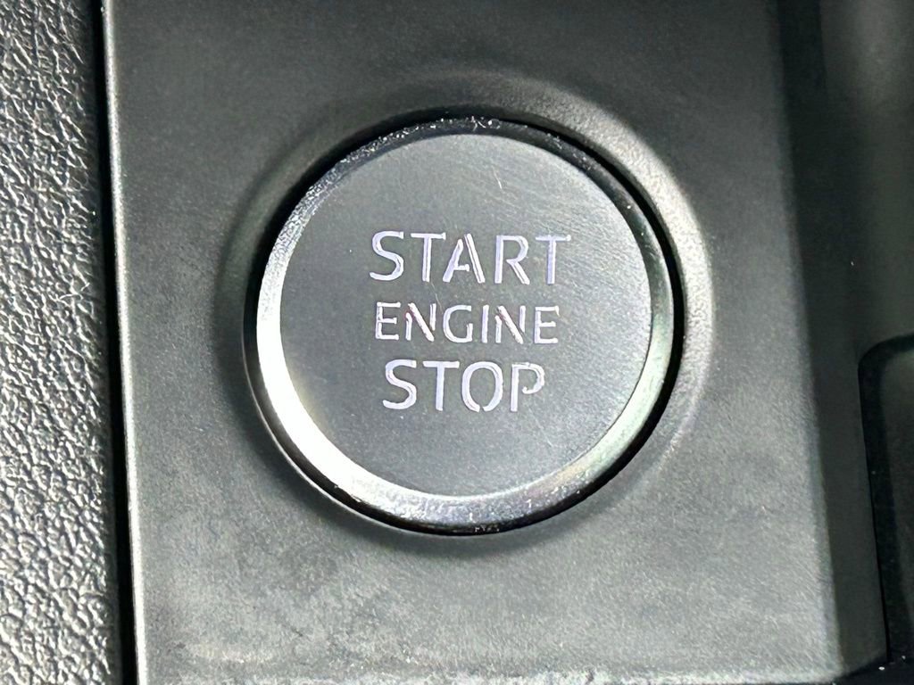 Used 2025 Audi A4 2.0T Premium image 23