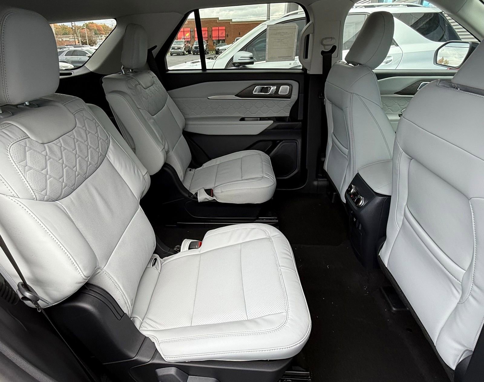 New 2026 Ford Explorer Platinum image 19