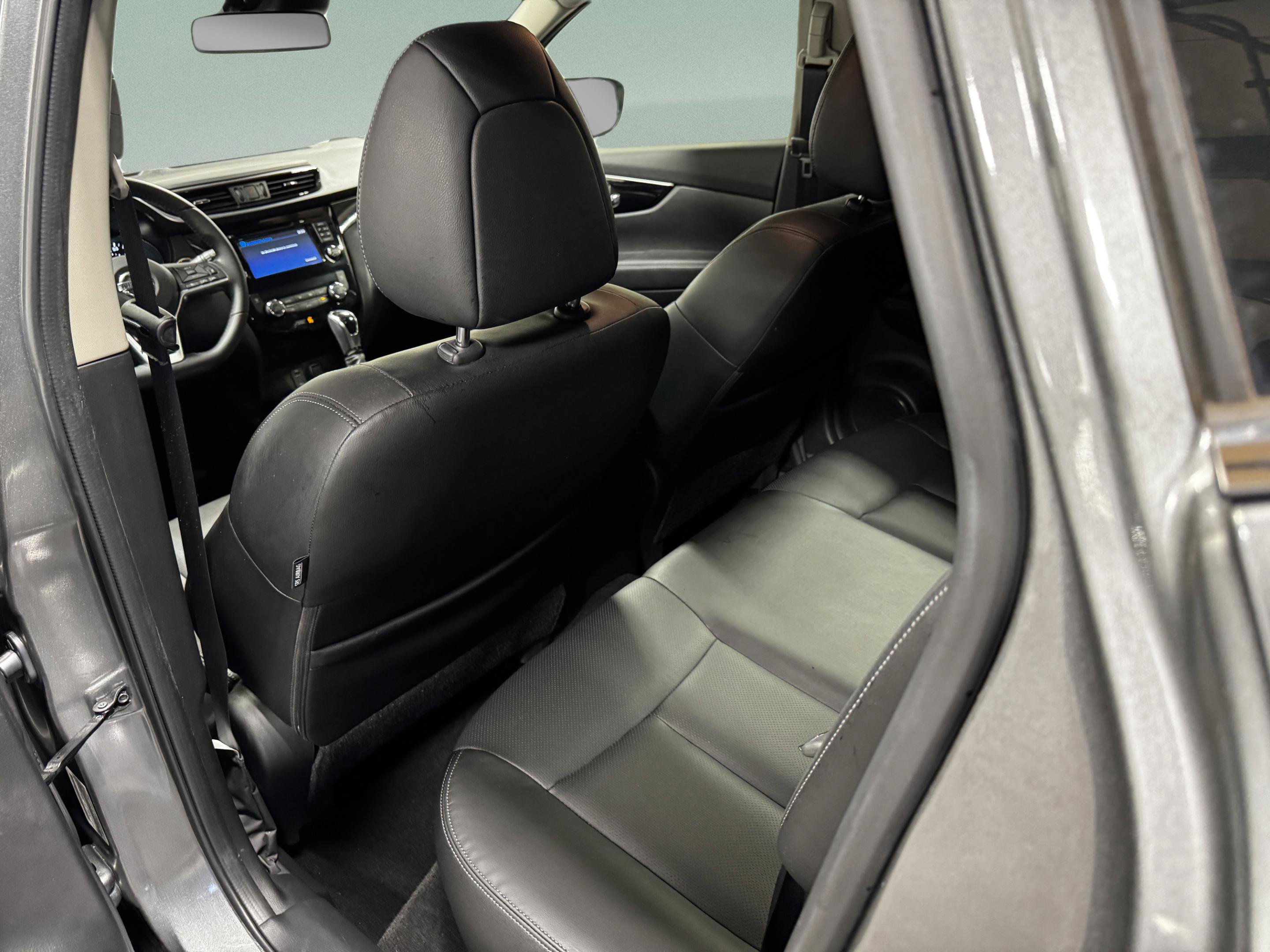 Used 2018 Nissan Rogue Sport SL w/ SL Premium Package image 10