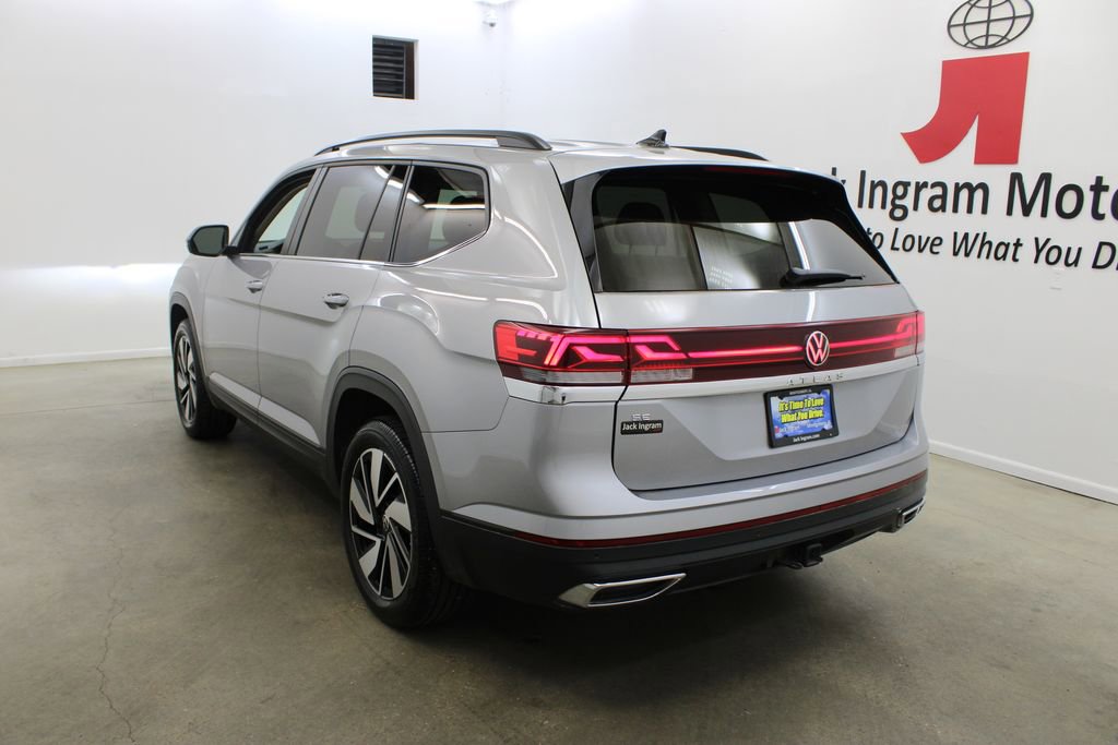 Certified 2024 Volkswagen Atlas SE FWD image 3