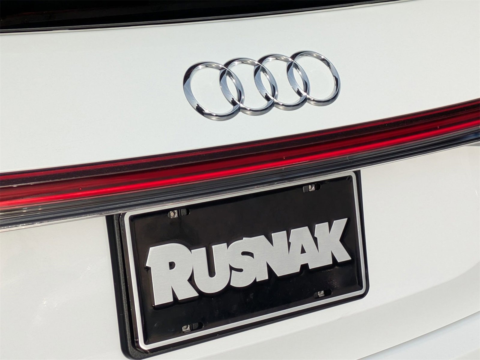 Used 2025 Audi Q4 e-tron Prestige image 19