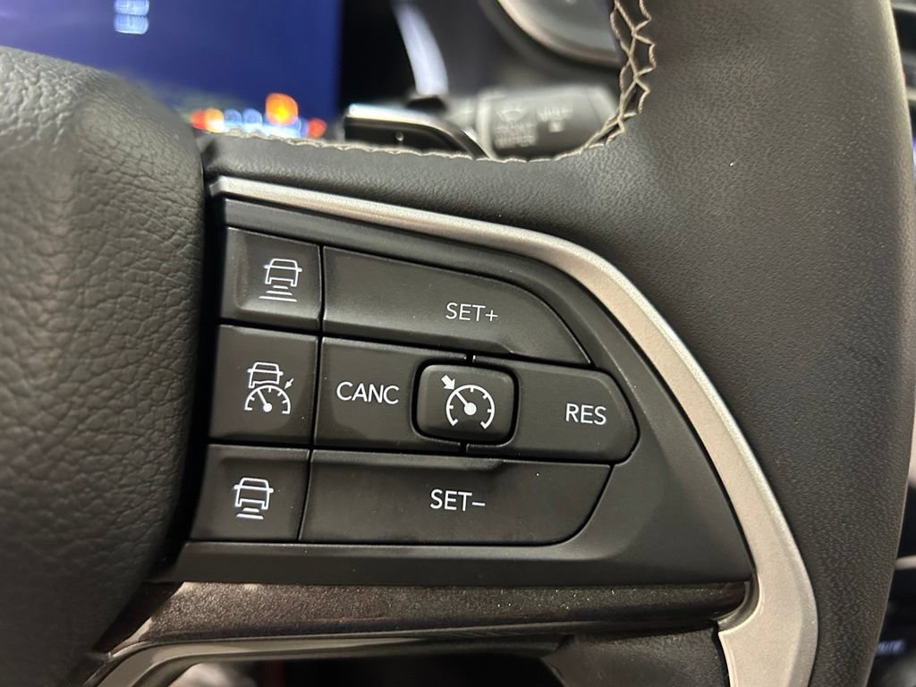 Used 2023 Jeep Grand Cherokee L Laredo AWD/4WD image 24