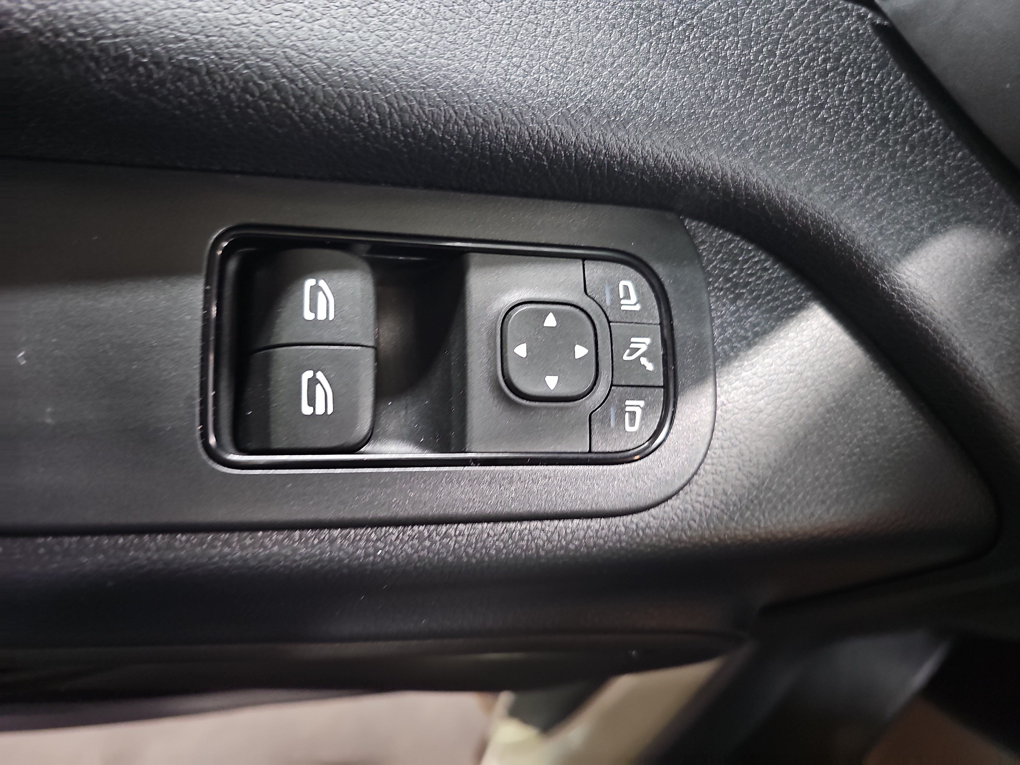 Used 2025 Mercedes-Benz Sprinter 2500 image 21