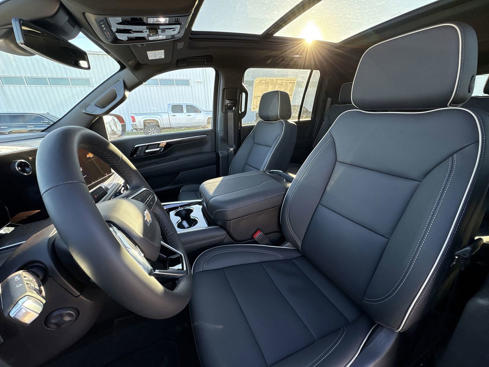 New 2026 Chevrolet Suburban Premier w/ Sun And Tow Package AWD/4WD image 18