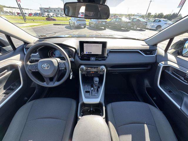 Certified 2023 Toyota RAV4 LE AWD/4WD image 32