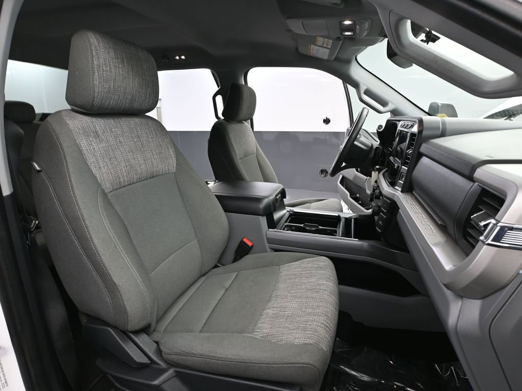 Used 2023 Ford F350 XLT image 44