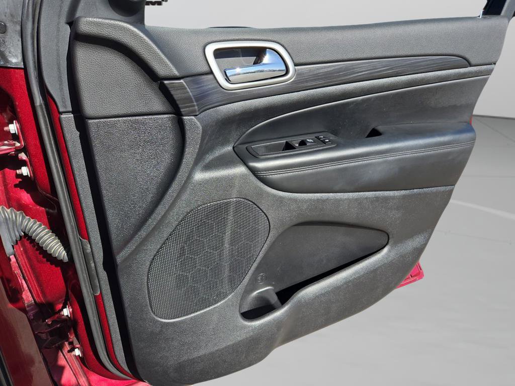 Used 2022 Jeep Grand Cherokee Laredo X image 30