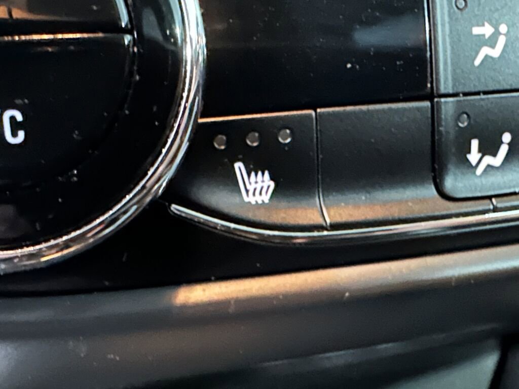 Used 2022 Chevrolet TrailBlazer LT w/ LPO, Blackout Package image 15