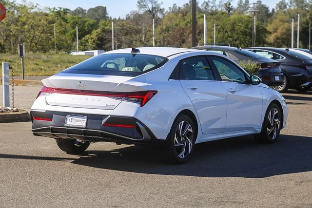 New 2026 Hyundai Elantra Limited FWD image 5