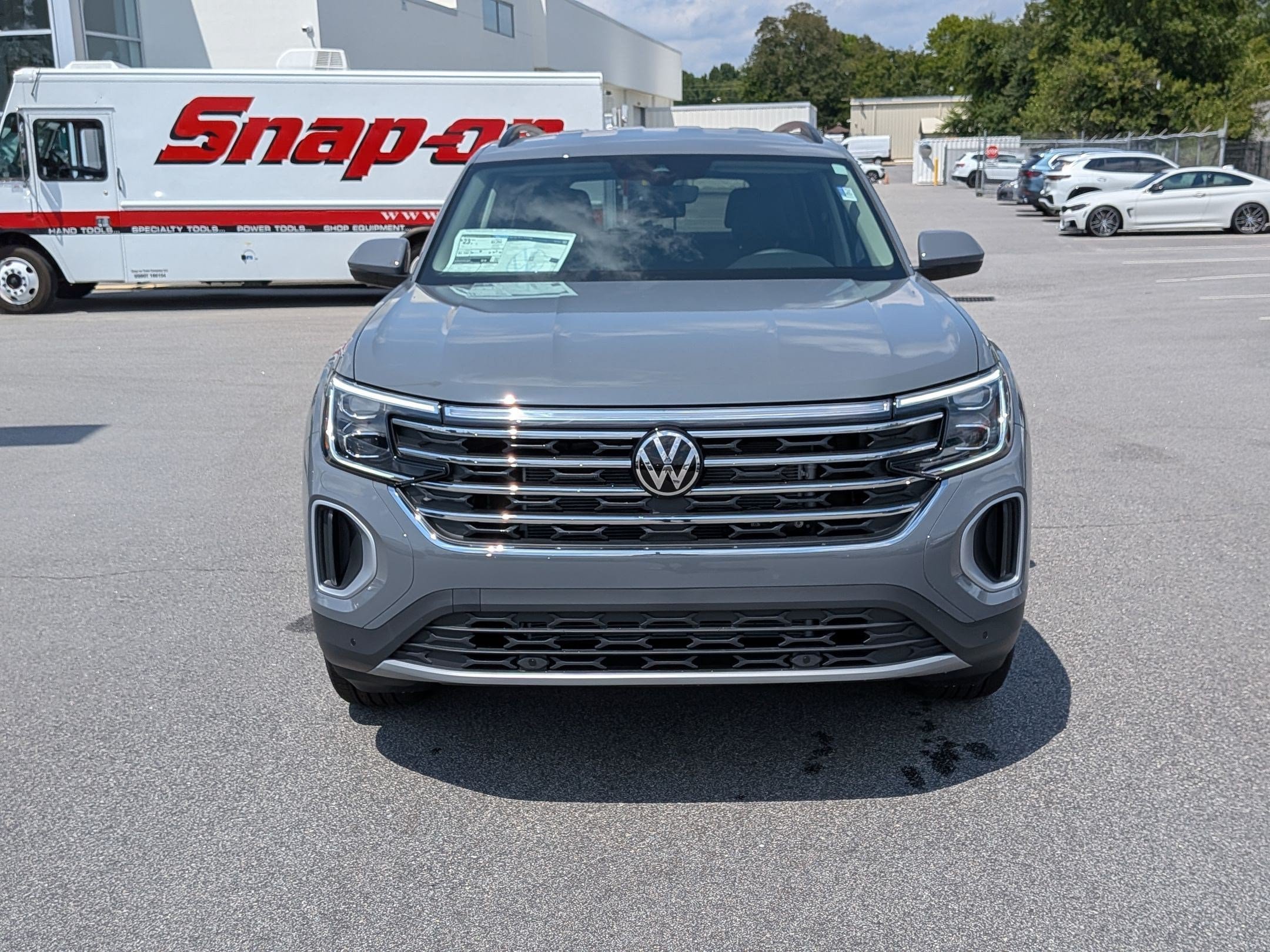 New 2026 Volkswagen Atlas SE FWD image 8