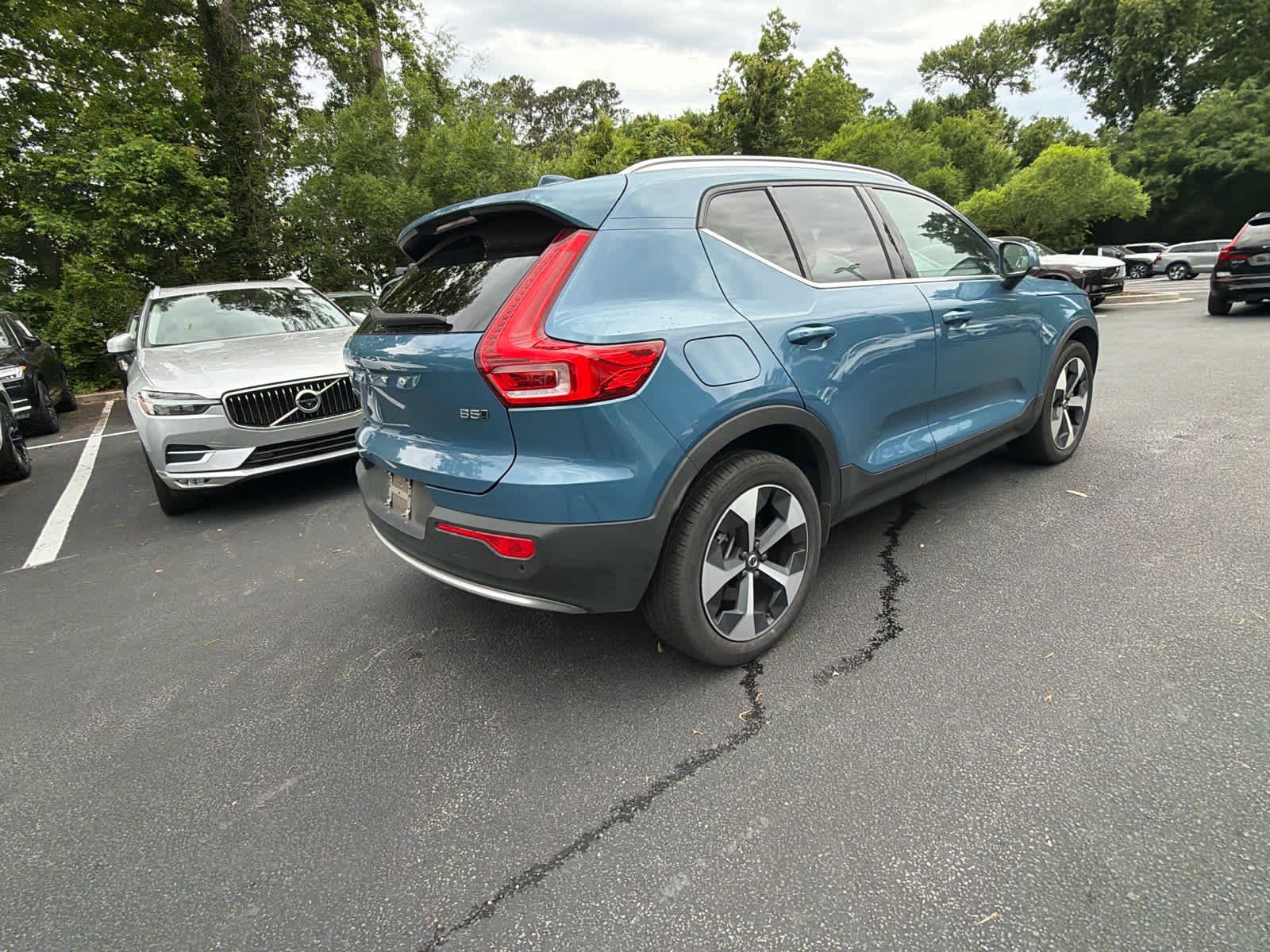 Certified 2025 Volvo XC40 B5 Core AWD/4WD image 14