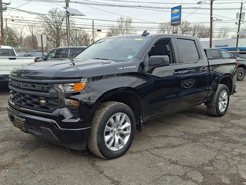 Used 2025 Chevrolet Silverado 1500 Custom image 4