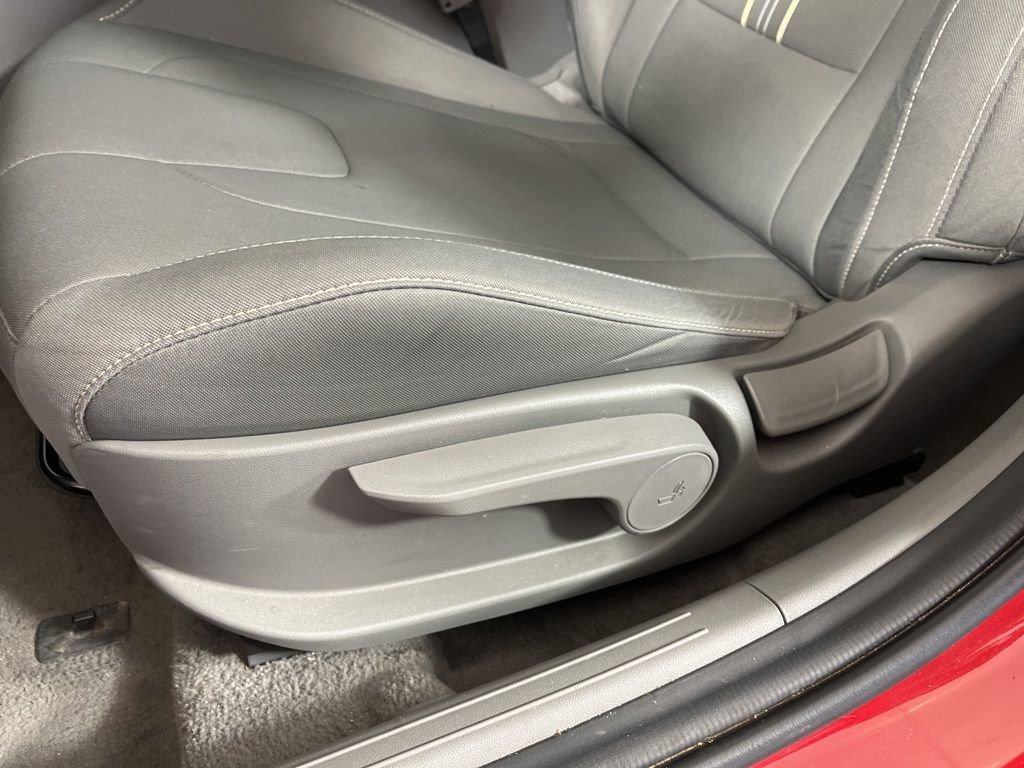 Used 2025 Hyundai Elantra SEL image 24