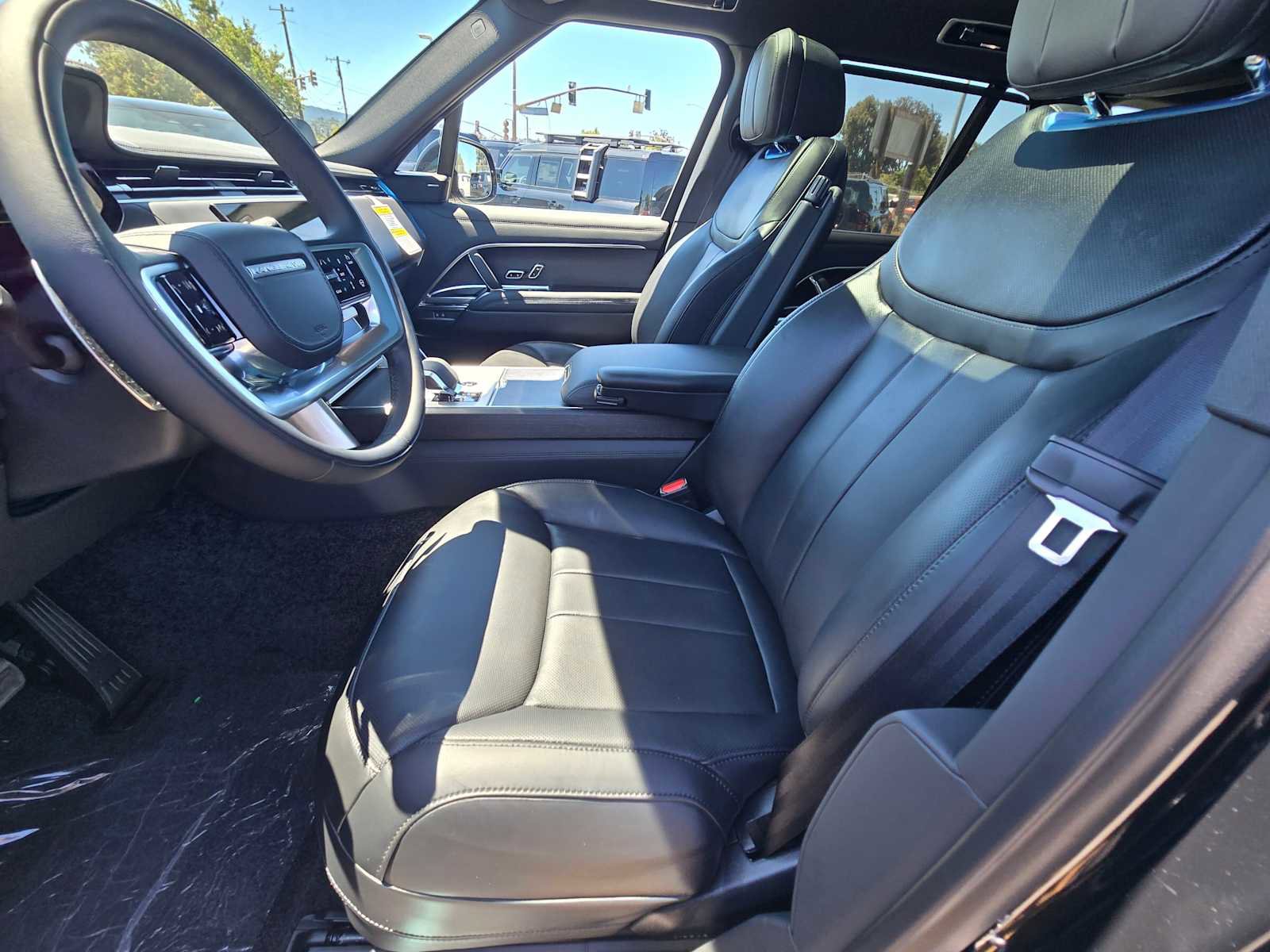 New 2025 Land Rover Range Rover SE image 25