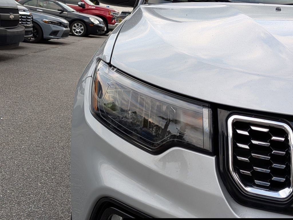 Used 2024 Jeep Compass Limited image 10