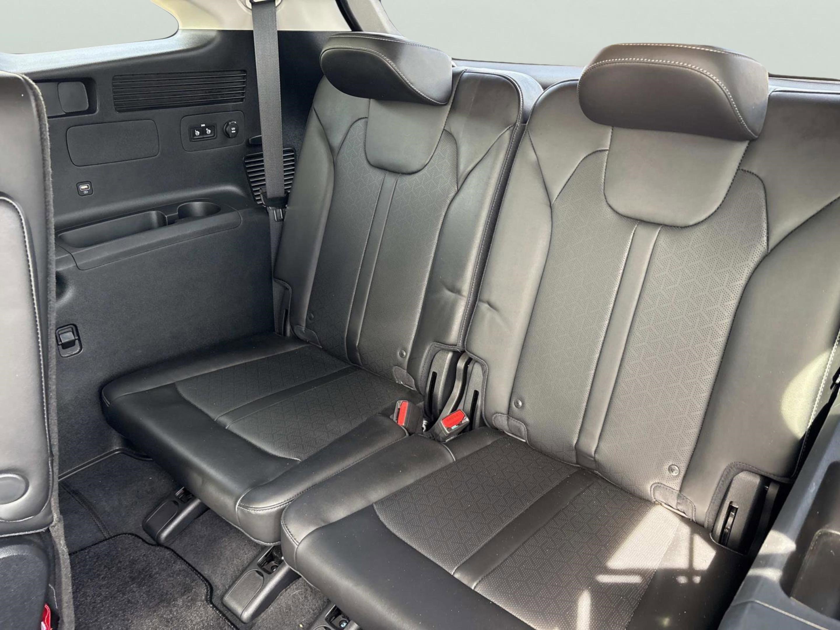 Used 2023 Kia Sorento SX image 18