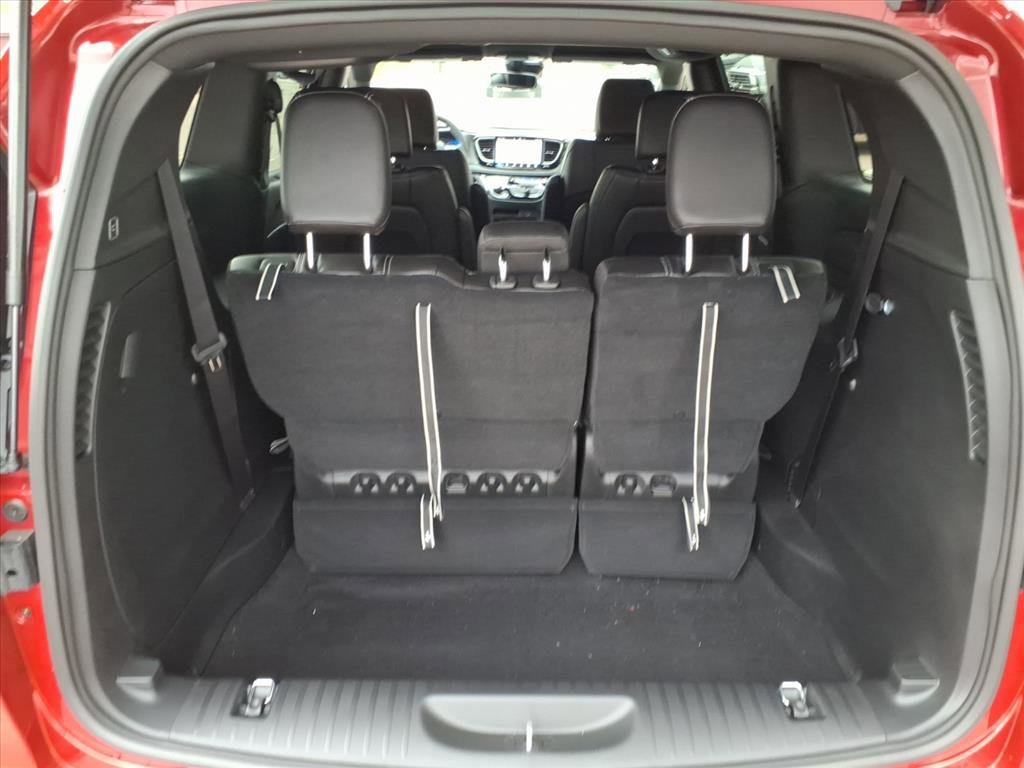 New 2026 Chrysler Pacifica Select image 11