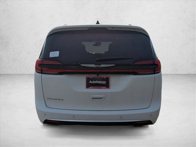 New 2026 Chrysler Pacifica Pinnacle image 8