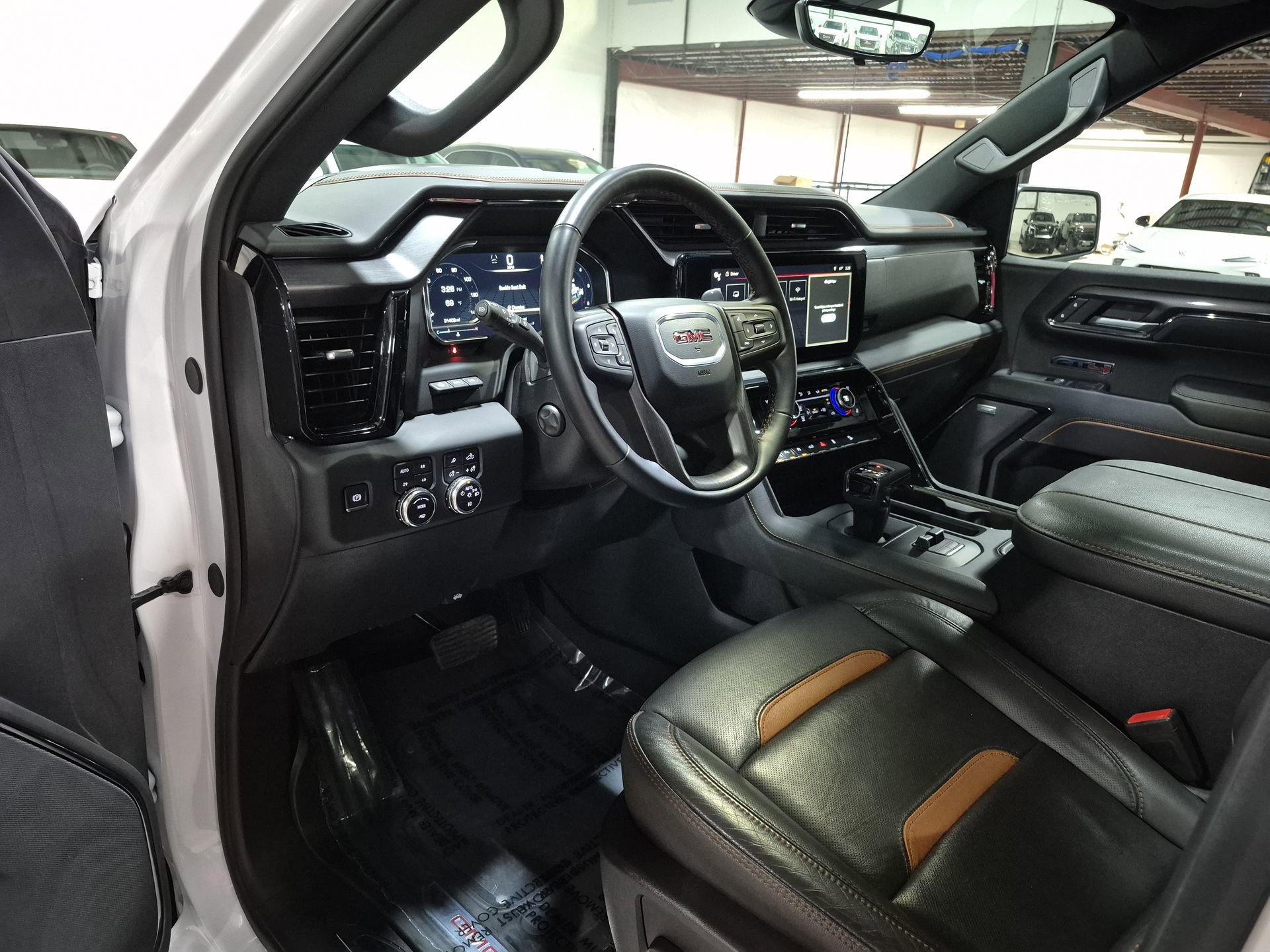 Certified 2024 GMC Sierra 1500 AT4 w/ Technology Package AWD/4WD image 11