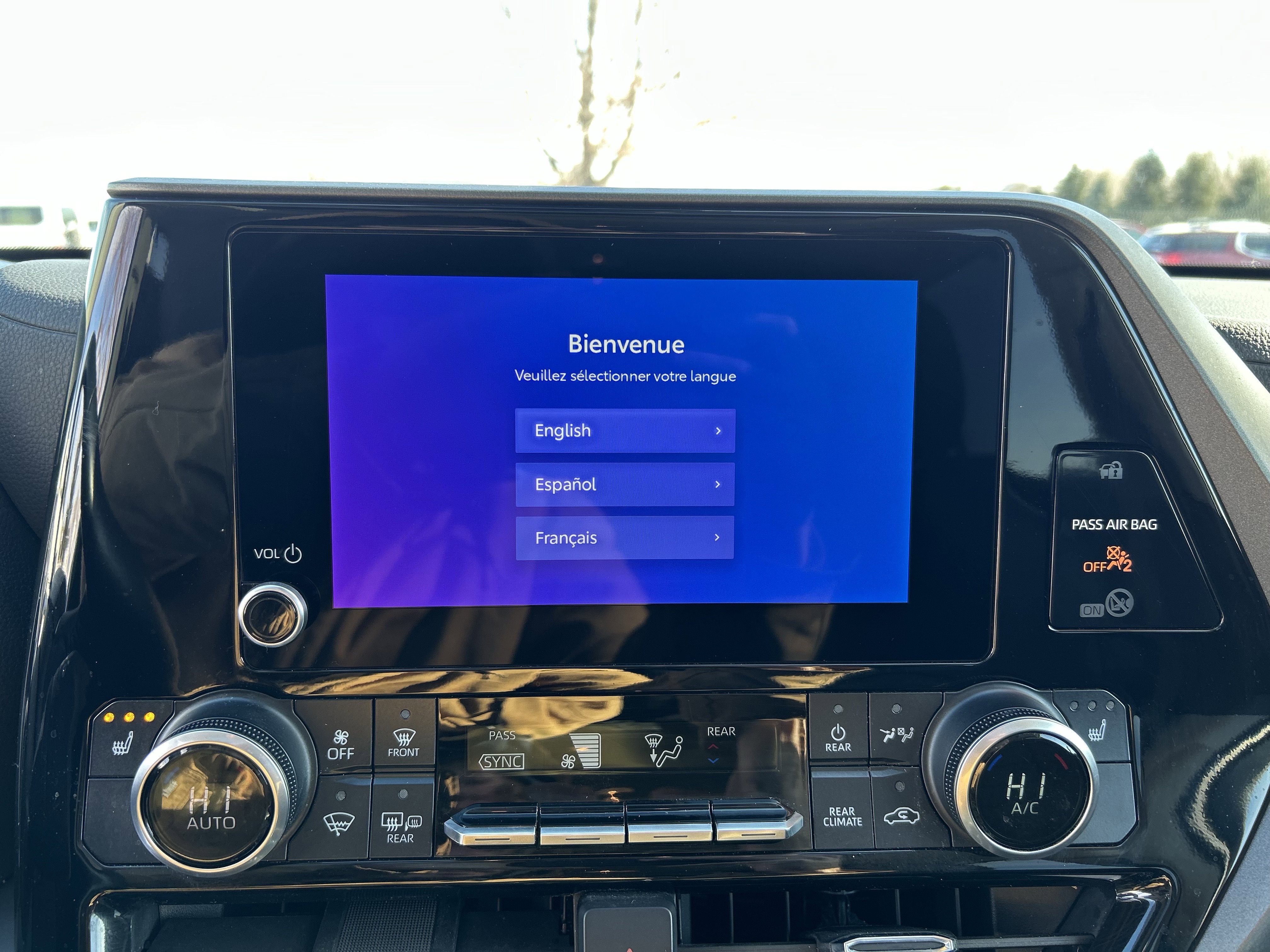 Certified 2023 Toyota Highlander XLE image 26